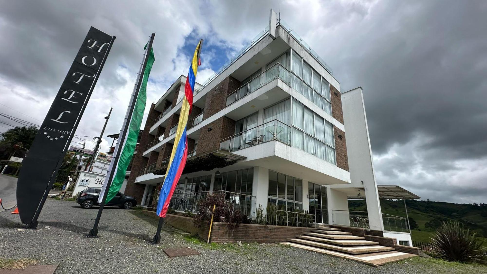 Luxury Hotel Санта-Роса-де-Кабаль Экстерьер фото
